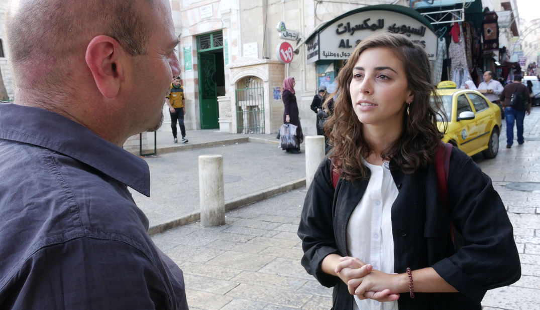Simone Zimmerman, co-fondatrice du mouvement IfNotNow, s'entretient avec Sami Awad, directeur exécutif du Holy Land Trust